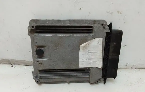 Audi A4 S4 B9 Engine control unit/module 04E906022B
