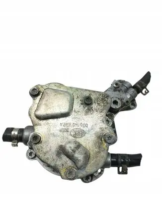 Volkswagen PASSAT B5 Vacuum pump 038145209A