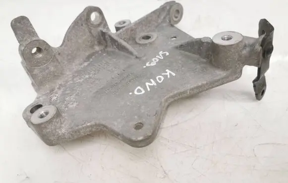 Renault Zoe A/C compressor mount bracket 296a68579r