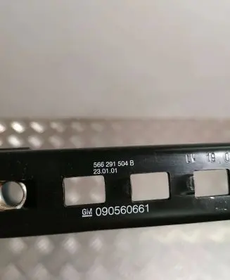 Opel Astra G Seat belt adjustment rail 090560661 566291504B