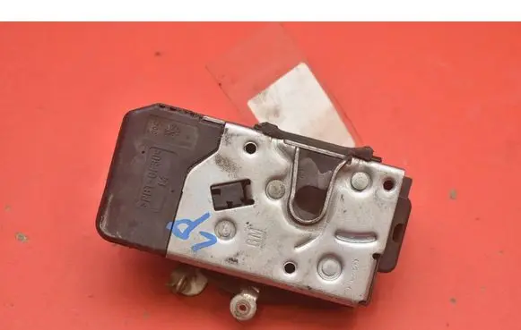 Opel Meriva A Front door lock 13154791GE