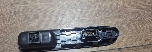 Peugeot Partner Electric window control switch 6490hq