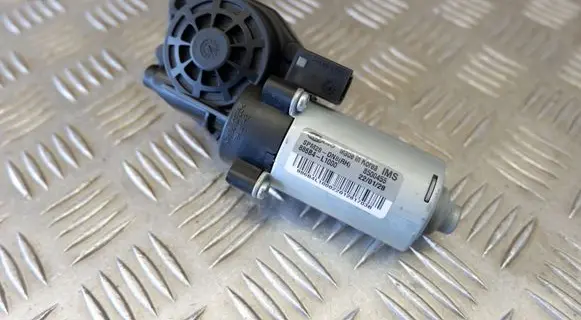 Hyundai Tucson IV NX4 Seat adjustment motor 886B4L1000