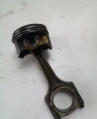Audi A5 8T 8F Piston with connecting rod
