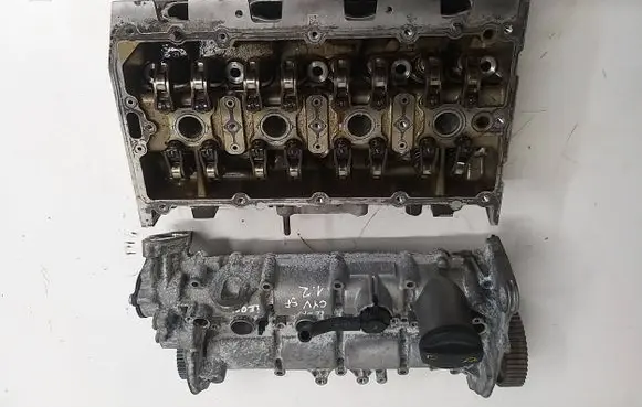 Volkswagen Golf VII Engine head 04E103475AM 04E103404T