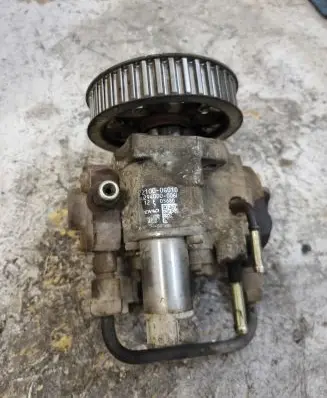 Toyota Avensis T250 Fuel injection high pressure pump 221000G010