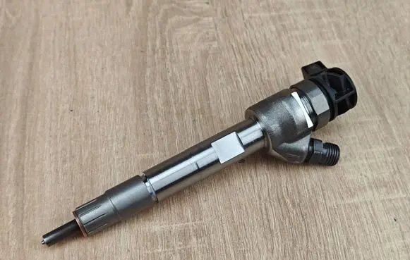 BMW 4 G22 G23 G24 G26 Fuel injector 8579236