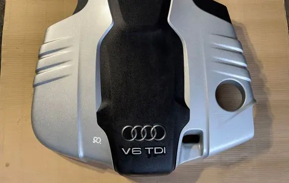 Audi A8 S8 D4 4H Engine cover (trim) 4H0103925B