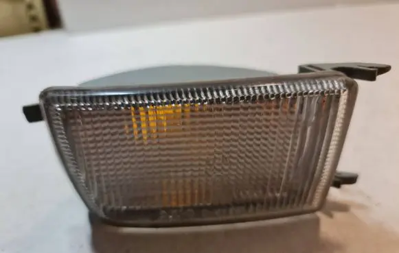 Volkswagen Golf III Front indicator light 084411606 014411606