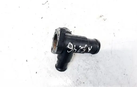 Audi A4 S4 B5 8D Engine coolant pipe/hose 028121133