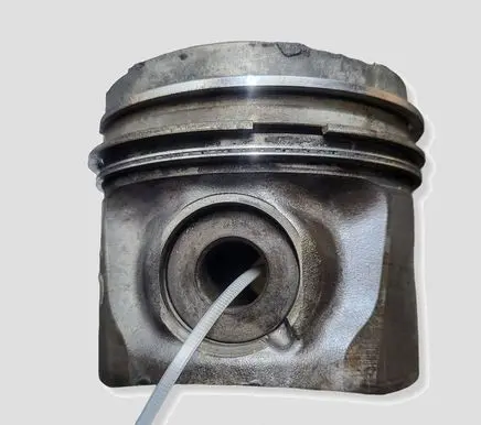 Volvo V70 Piston D5244T4