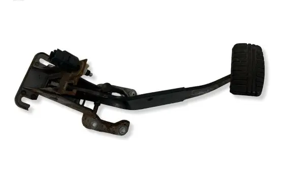 Mitsubishi Pajero Brake pedal 
