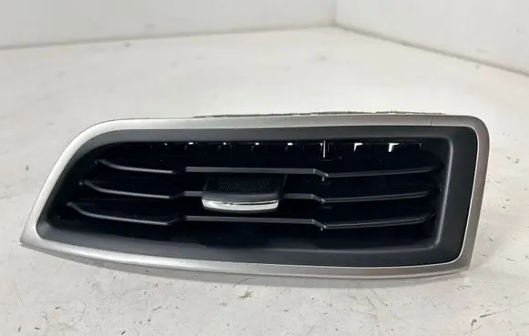 Ford Edge II Dash center air vent grill EM2B19C682A EM2B19C682B T20640