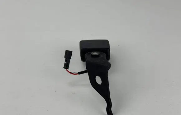 BMW 2 G42 Rear seatbelt buckle 72119496743 9496743 646103800E