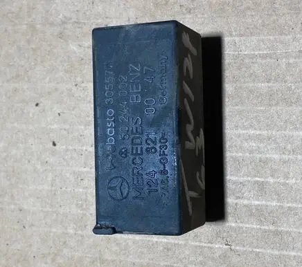 Mercedes-Benz E W124 Sunroof control unit/module 50244002 1248210047 30557A