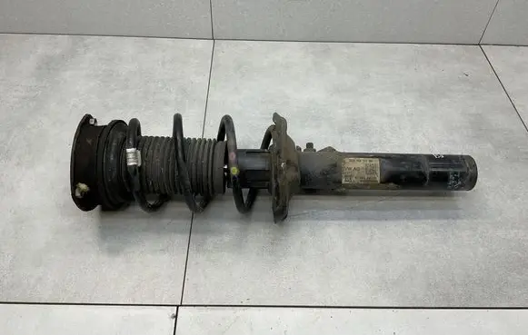 Volkswagen PASSAT B8 Front shock absorber/damper 3Q0413031BN