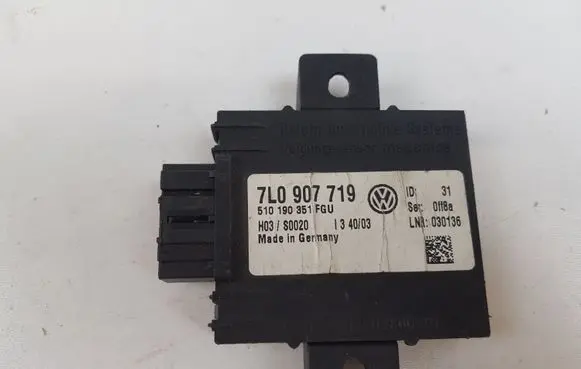 Volkswagen Touareg I Alarm control unit/module 7L0907719