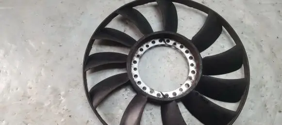 Volkswagen PASSAT B5 Fan impeller 059121301B