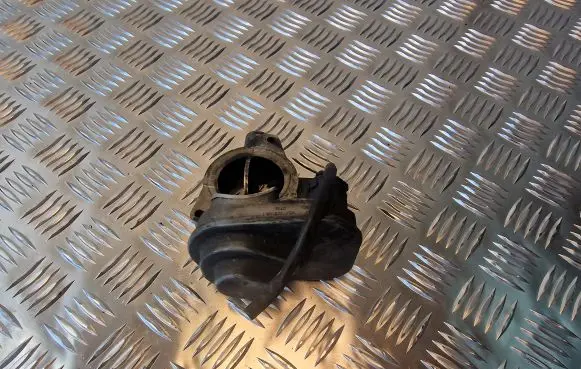 Audi A8 S8 D3 4E Throttle valve 057128063
