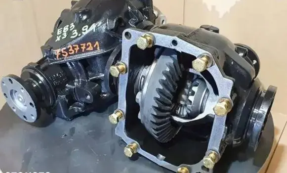 BMW X3 E83 Rear differential 7537721