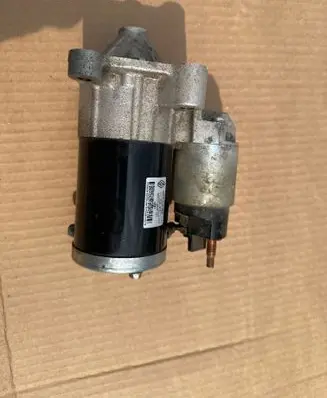 Dacia Sandero Starter motor 8200815083 M000T46371ZT