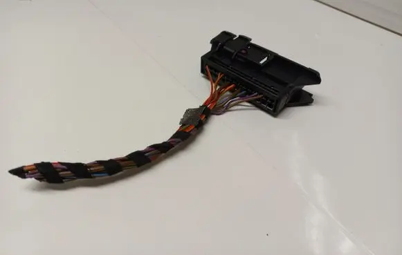Volkswagen Golf V Front door wiring loom 1K0937722D