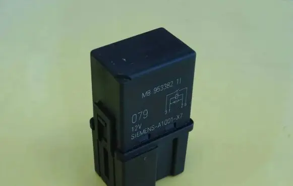 Volvo S40, V40 Other relay MB9533821L A1001-X7