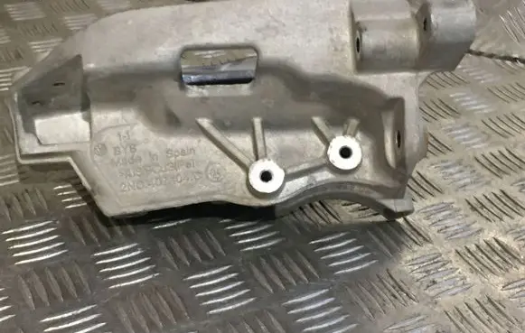 Volkswagen Crafter Engine mount bracket