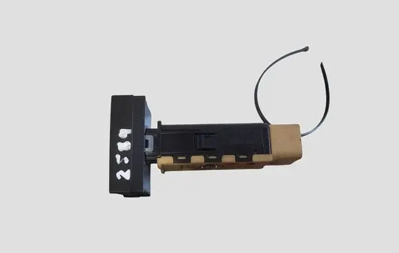 Hyundai Santa Fe Windscreen/window heater switch 202002962
