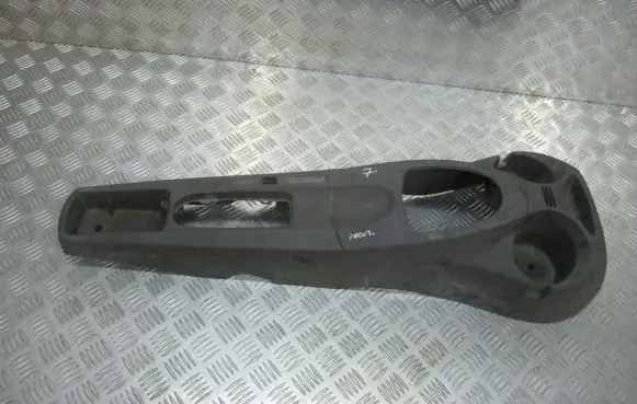 Ford Focus Center console