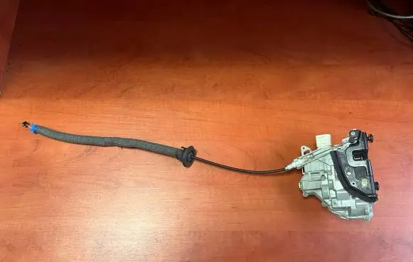 Audi A3 S3 8V Rear door lock 4G0839015E