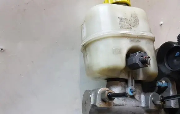Jeep Cherokee Master brake cylinder