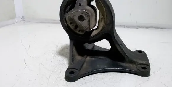 Jeep Grand Cherokee (WJ) Engine mount bracket 52058051
