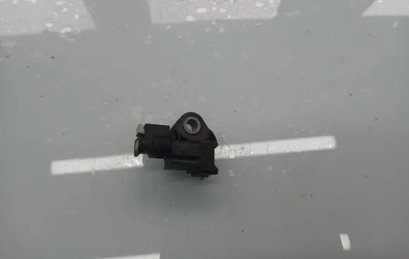 Mercedes-Benz C W205 Airbag deployment crash/impact sensor A2139051300 869108