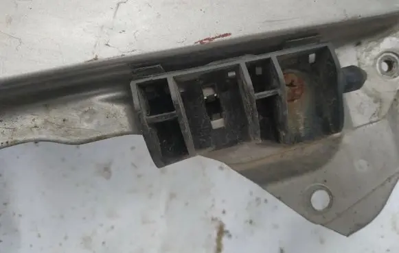 Subaru Outback Front bumper mounting bracket