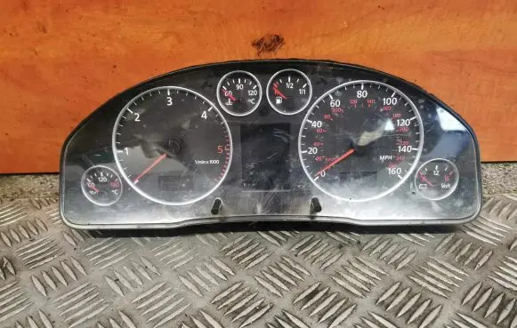 Audi A6 S6 C5 4B Speedometer (instrument cluster) 4B0920981J