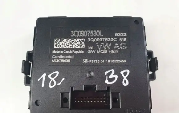 Volkswagen PASSAT B8 Gateway control module 3q0907530l