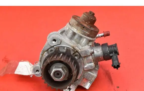 Peugeot 207 CC Fuel injection high pressure pump 9688499680
