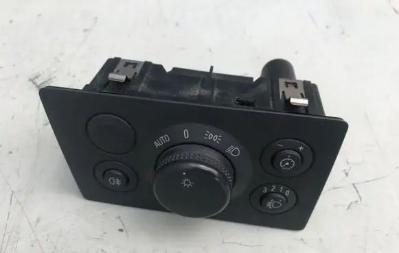Opel Zafira B Light switch 13205867