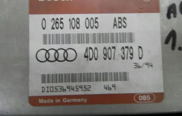 Audi A4 S4 B5 8D Engine control unit/module ECU 4D0907379D