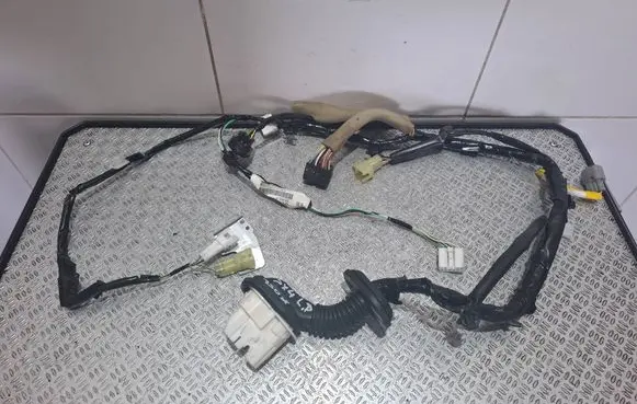 Suzuki SX4 S-Cross Front door wiring loom 3675661M21