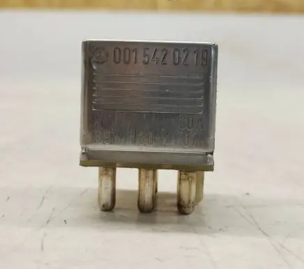 Mercedes-Benz S W126 Other relay 0015420219 A0015420219