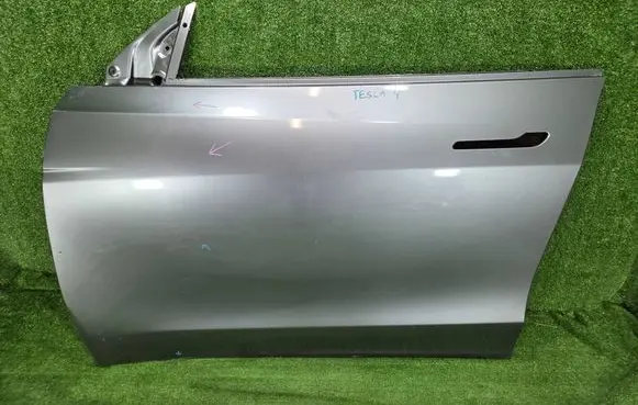Tesla Model Y Front door 149353700D