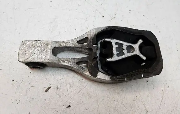Peugeot 3008 II Engine mount bracket 9811786680