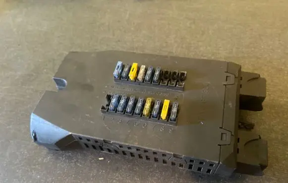 Mercedes-Benz Sprinter W901 W902 W903 W904 Fuse module 0005400650 345678 08501002