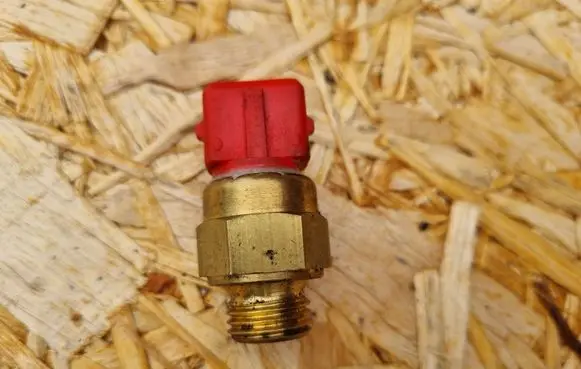 BMW 5 E39 Coolant temperature sensor 1741900