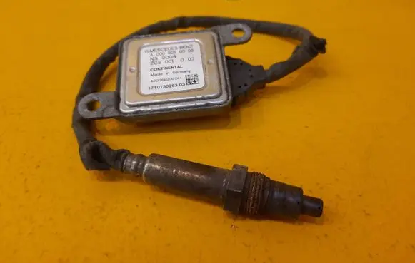 Mercedes-Benz Sprinter W906 Lambda probe sensor A0009050008