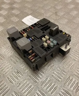 Volvo XC90 Fuse module 31473588