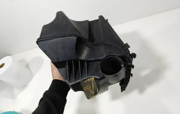 Opel Vectra A Air filter box 9129072