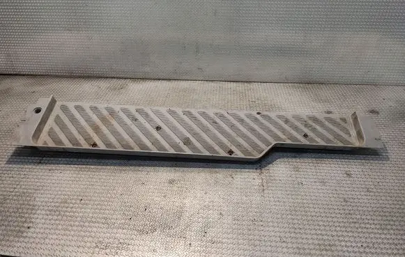 Mercedes-Benz Sprinter W901 W902 W903 W904 Sill 9016861128